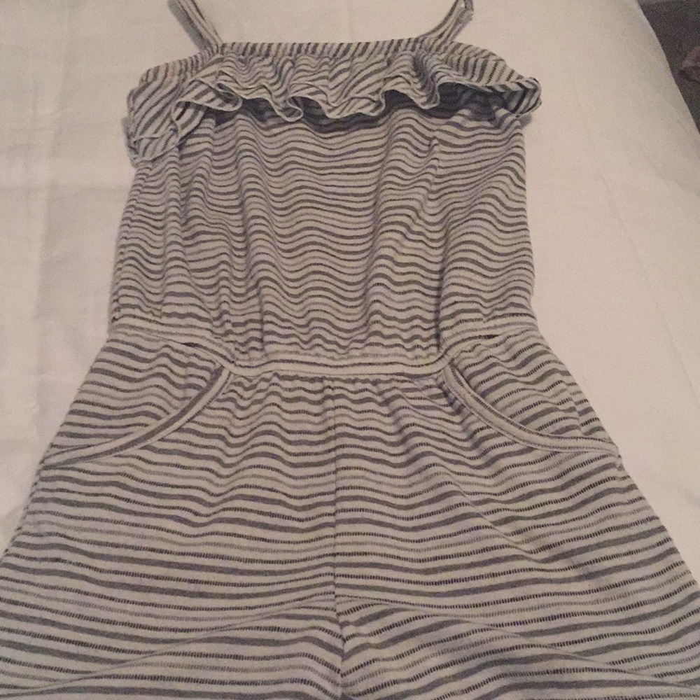 Striped romper with pockets girls size 7/8